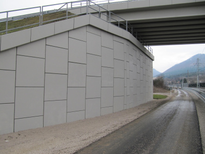 Oporný múr z betónových panelov – GEOMUR – ARES